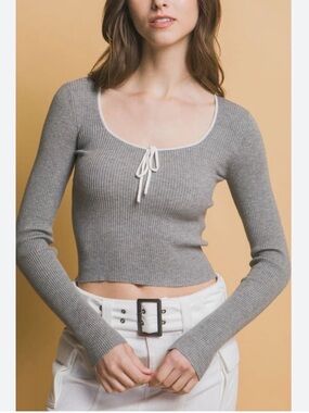 Grey long sleeve ribbed sweater with bow